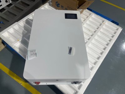 Baterías de pared de color blanco puro enviadas